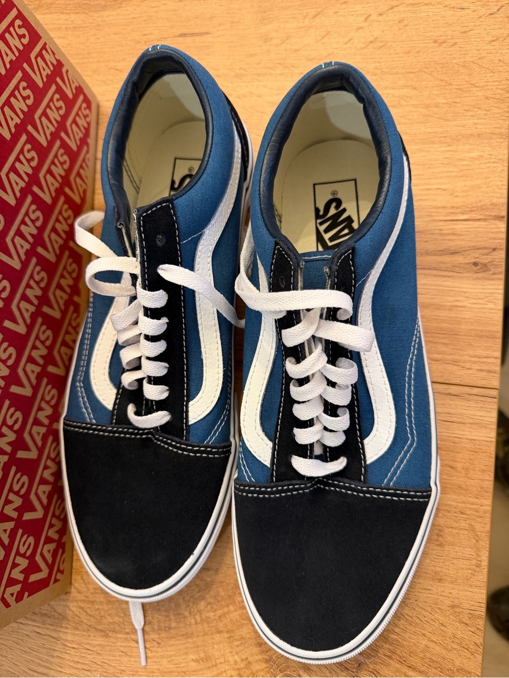 Vans Men’s Blue, Black & White Old Skool Skate Sneakers NWT